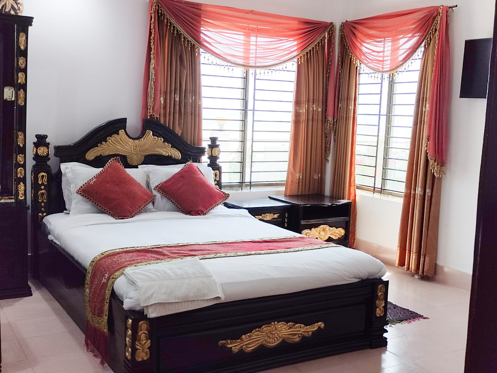 hotel-img