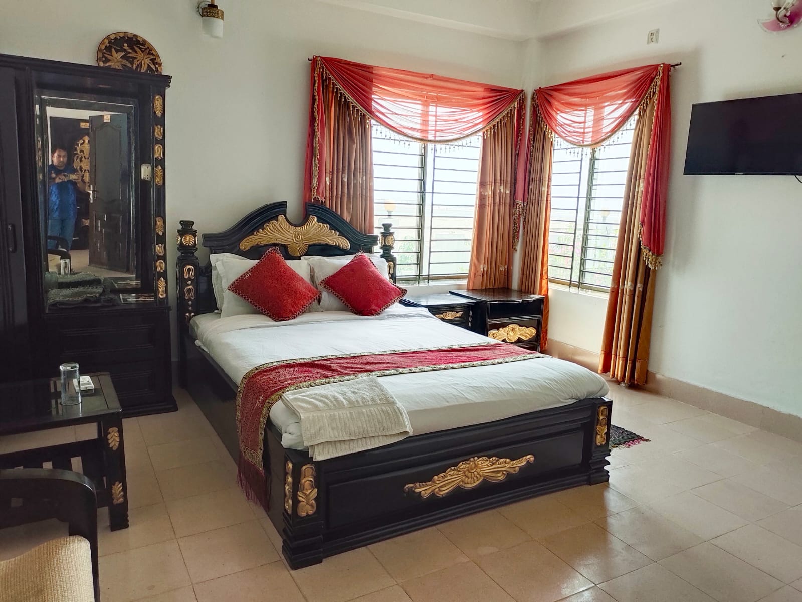 hotel-img